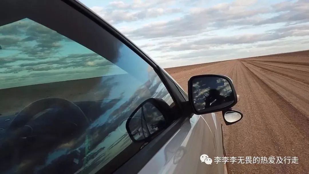 一人一辆车一次冒险在土澳行驶过的2000km＋