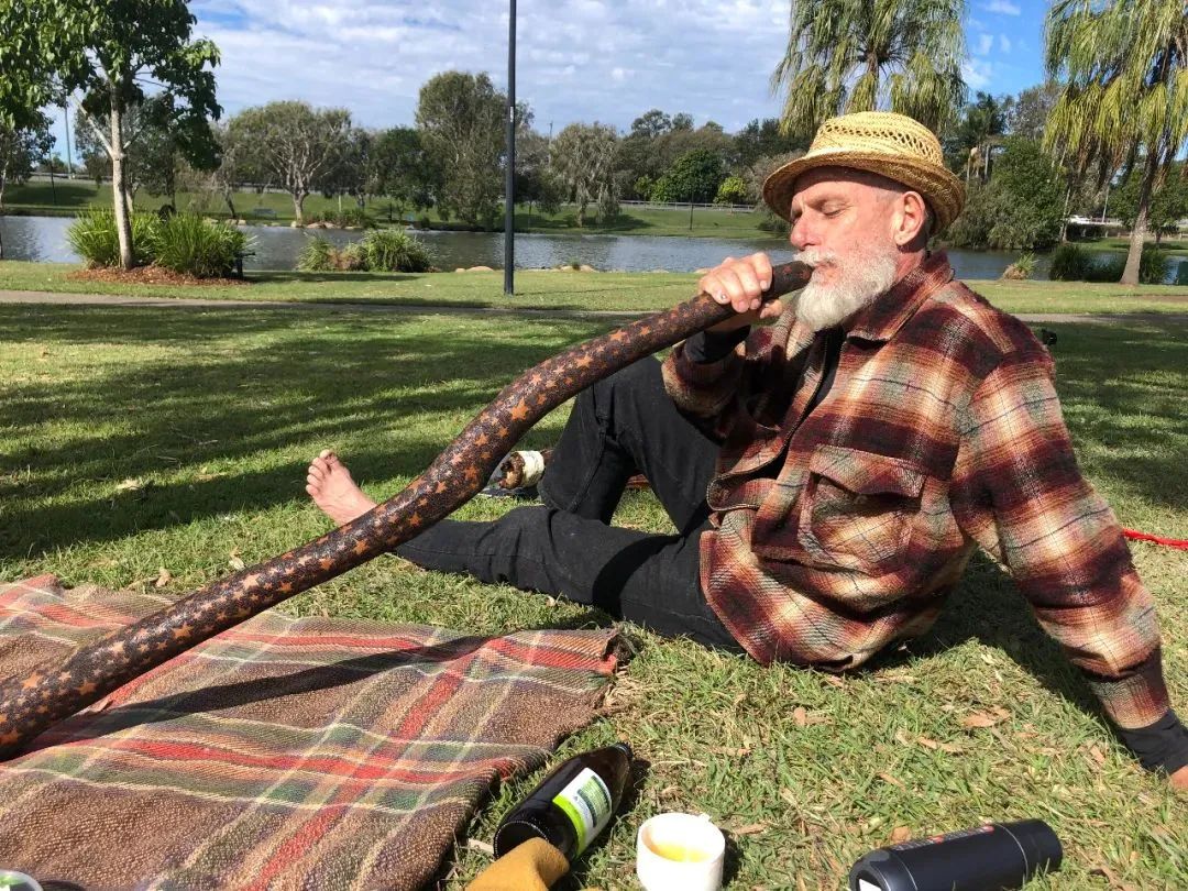 再见，didgeridoo艺术家Steven。